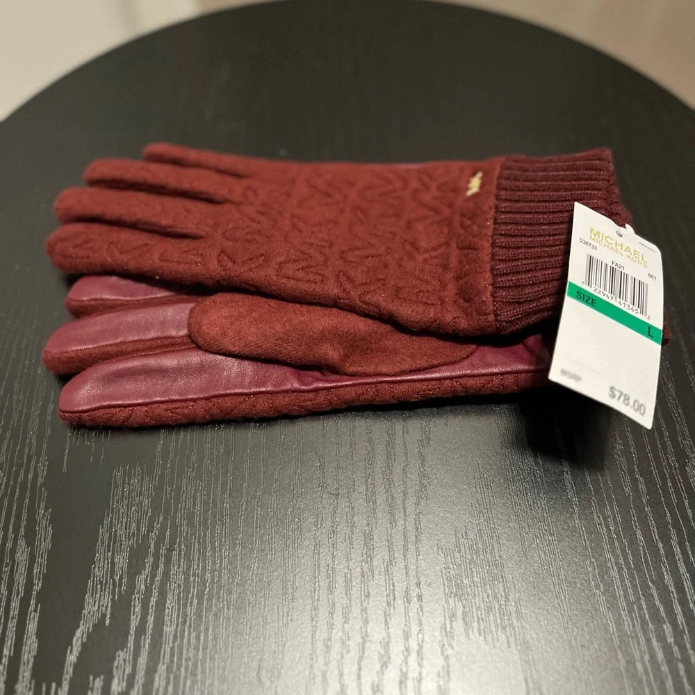 NWT Michael Kors Burgundy Knit Gloves - Picture 3 of 3